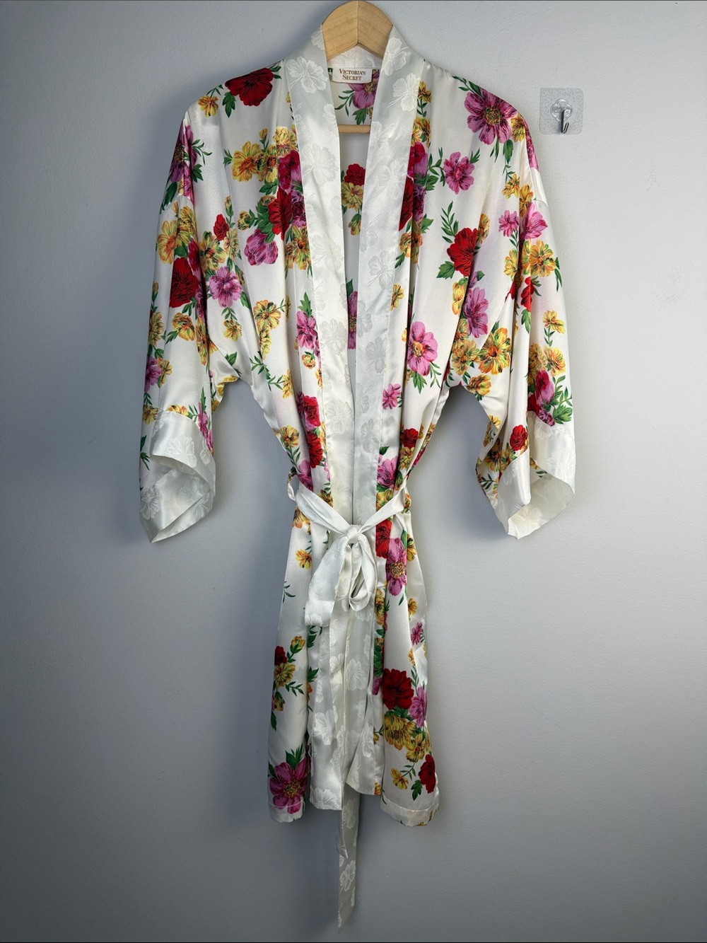 Vintage 90’s Victoria’s Secret Floral Satin Kimono Robe Tie Belt Gold Label OS